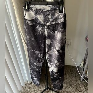 Balance Atheltica Black Tie Dye Leggings - size Medium